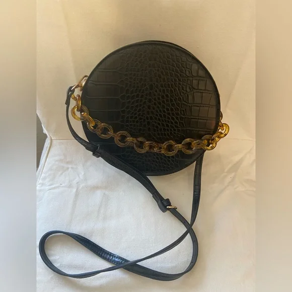 Madison West, NWOT Black Faux Croc Round Crossbody Purse Acrylic Tortoise Chain - Picture 2 of 12